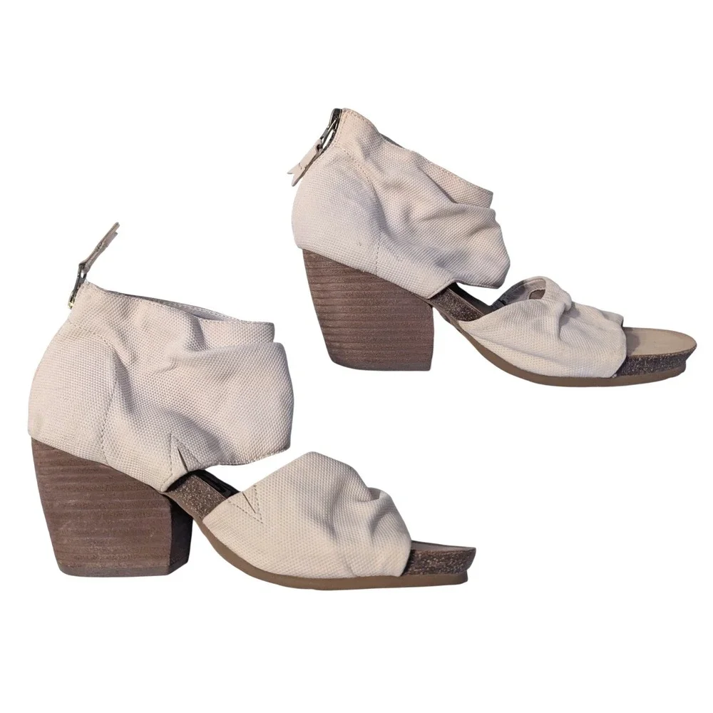 OTBT Patchouli Perforated Leather Ivory Slouchy Wedge Sandals Peep Toe 8.5M